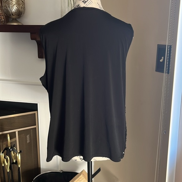 Top - Picture 2 of 4